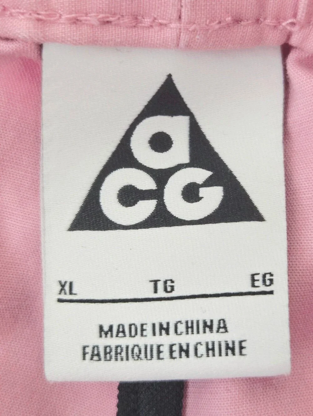 RARE NIKELAB ACG DEPLOY CARGO SHORTS.